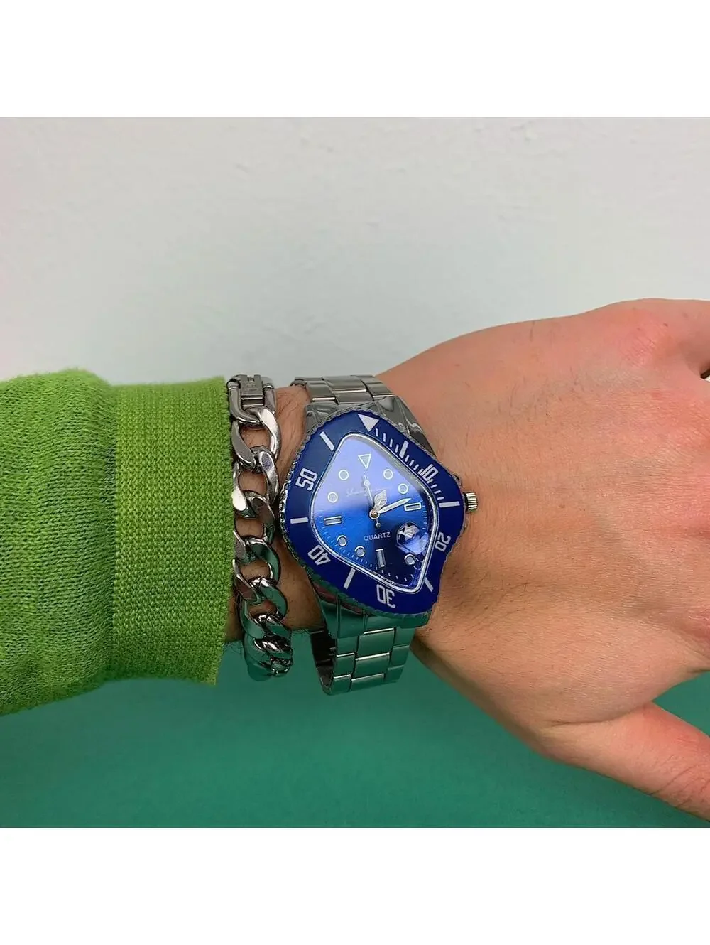 Y2K Vintage Cyber Blue Silver Stainless Steel Essential Watch 10 Inch Unisex